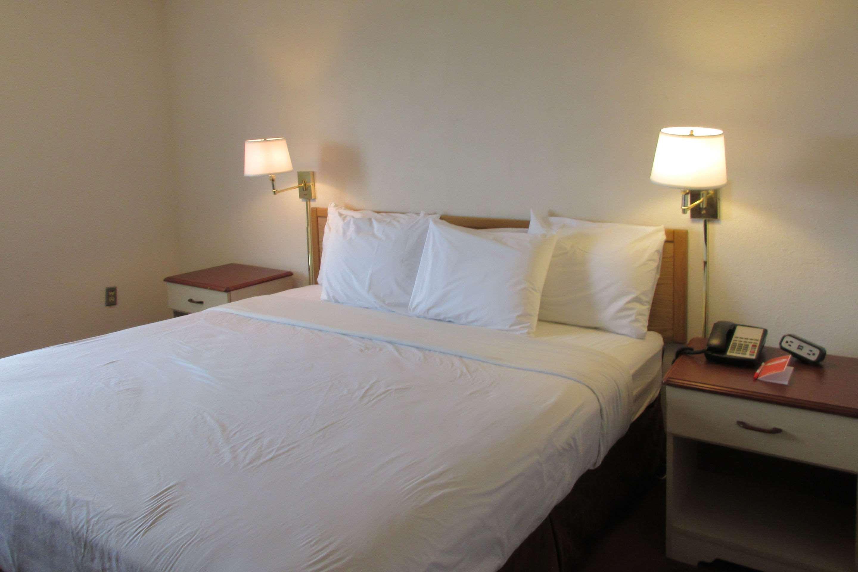 Days Inn By Wyndham Erie Kearsarge Екстериор снимка