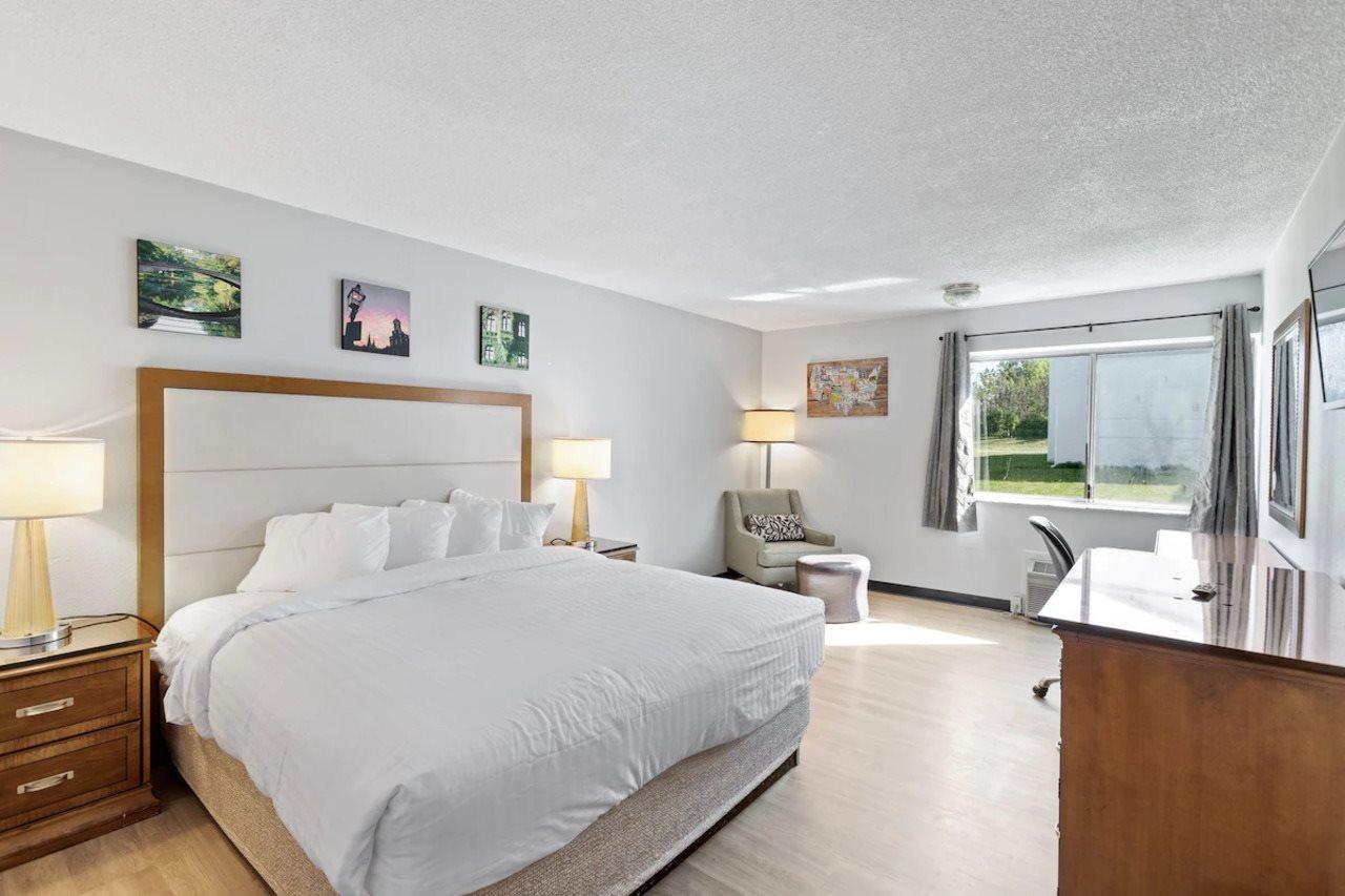 Days Inn By Wyndham Erie Kearsarge Екстериор снимка