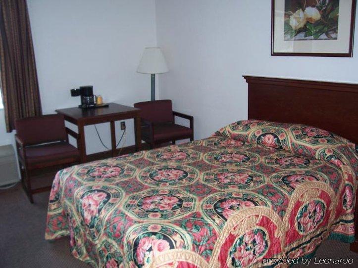 Days Inn By Wyndham Erie Kearsarge Стая снимка