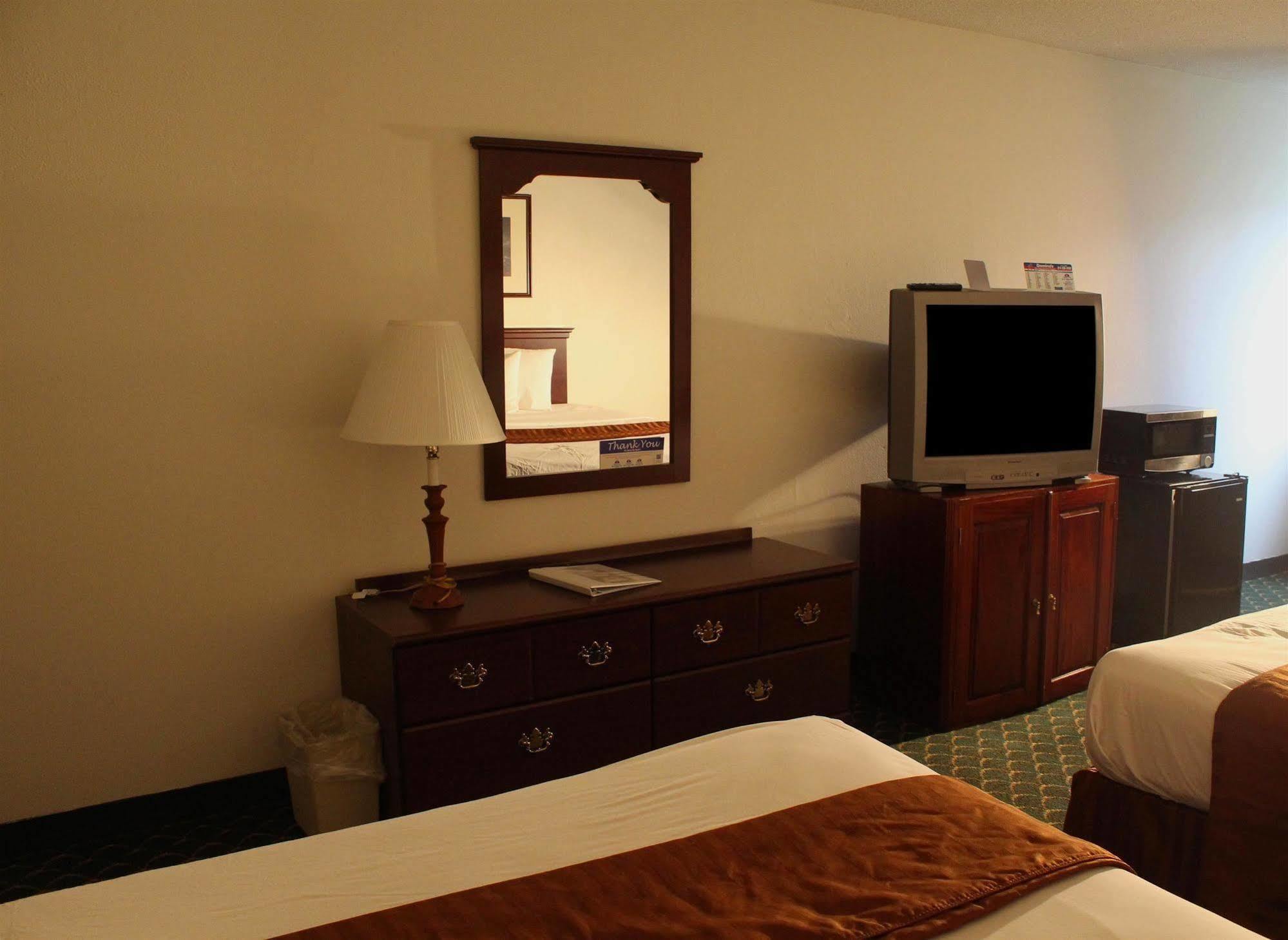 Days Inn By Wyndham Erie Kearsarge Екстериор снимка